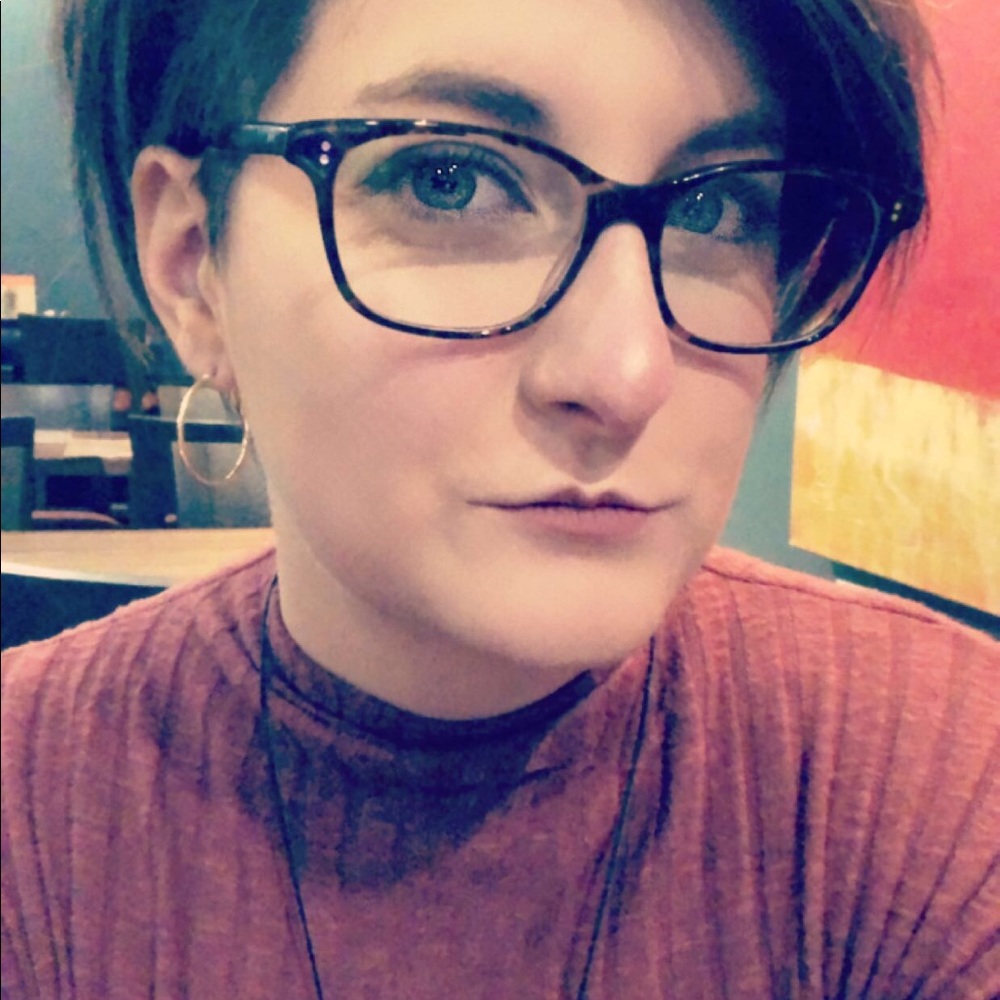 Meet your Posher, Emily